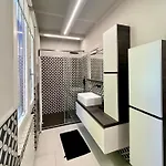 Elegant & Comfortable Modern With Swimming Pool