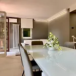 Elegant & Comfortable Modern With Swimming Pool