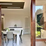 بيت للعطل Elegant & Comfortable Modern With Swimming Pool ستريزا