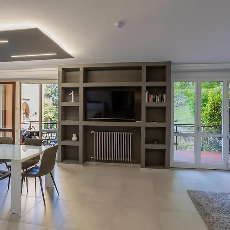 Elegant & Comfortable Modern With Swimming Pool Сasa de vacaciones *