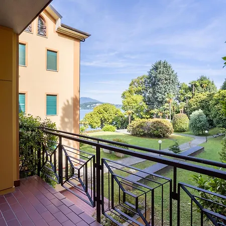 Elegant & Comfortable Modern With Swimming Pool Сasa de vacaciones