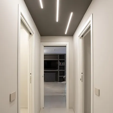 Elegant & Comfortable Modern With Swimming Pool Сasa de vacaciones Stresa