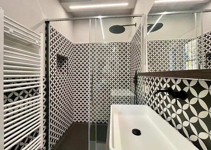 Elegant & Comfortable Modern With Swimming Pool Σπίτι διακοπών Στρέσα