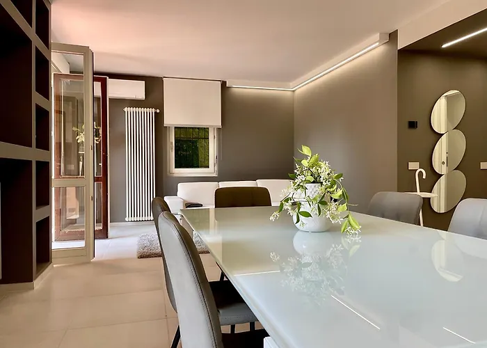 Elegant & Comfortable Modern With Swimming Pool