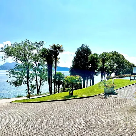 Nyaraló Elegant & Comfortable Modern With Swimming Pool Stresa