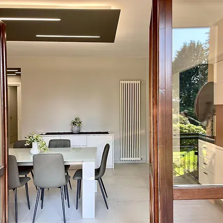 Nyaraló Elegant & Comfortable Modern With Swimming Pool Stresa